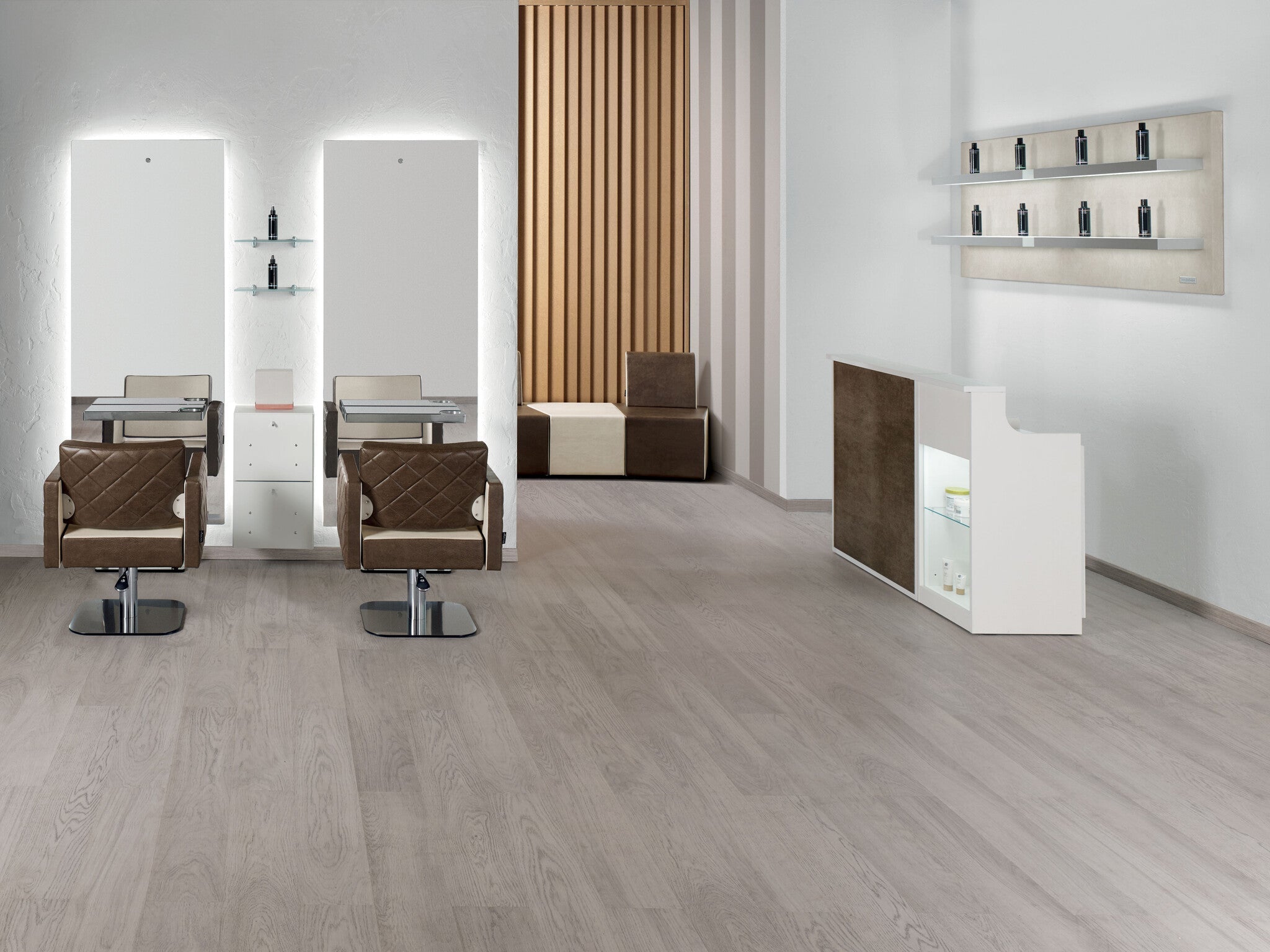 SA Kappersstoel Square+ - KOOS • alles voor de kapper - Salon Ambience - Kappersstoel