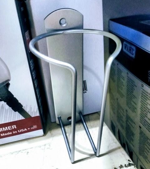 Universele Tondeusehouder Incl. Bevestigingsmiddelen - KOOS • alles voor de kapper - KOOS - Electra accessoires